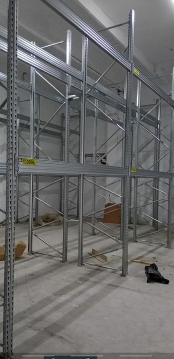 Vând rafturi metalice pentru depozitare zincate la super preț