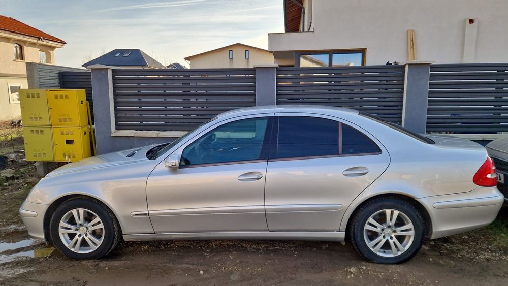 Mercedes Benz E320 3.2L Benzină W211 ca nou pentru cunoscători înmatri