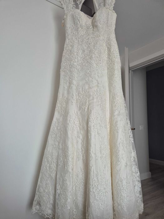 Rochie de mireasa batuta in pietre