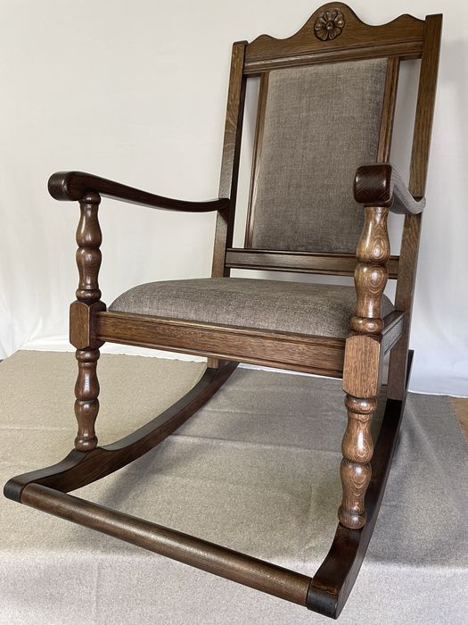 Люлеещ се стол от масив