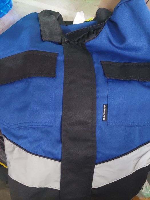 Продаю спец одежду- костюм.