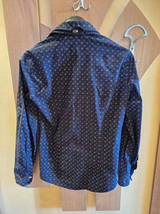 Продавам мъжки ризи