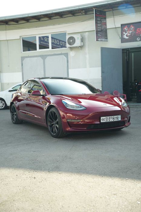 TESLA model 3 long range