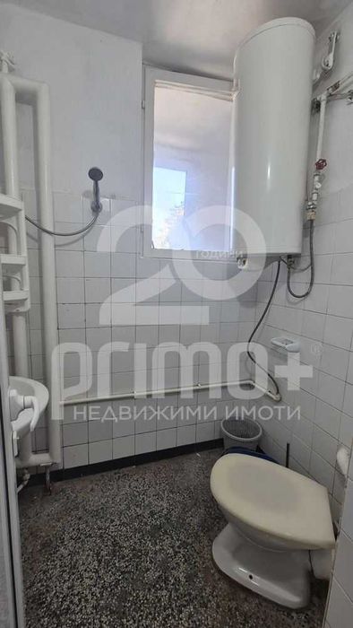 Двустаен апартамент в кв. Колю Фичето