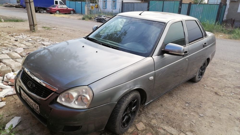 Продаю машину приору