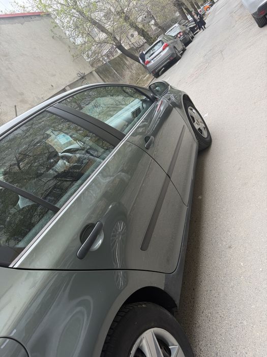 Golf 5   Anul 2004 ! Gri