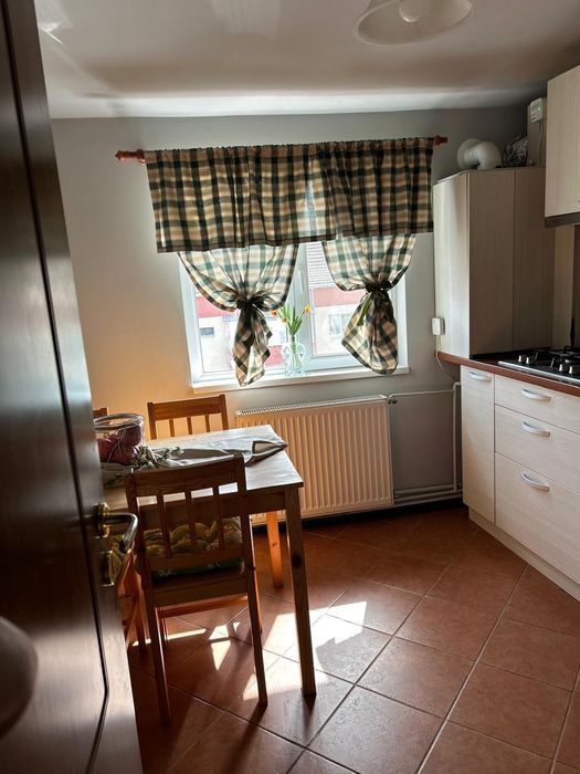 Un apartament altfel decât cele clasice de 2 camere/ 82 mp de spațiu/ lumină și confort.