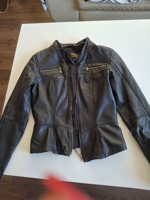 Дамско кожено яке