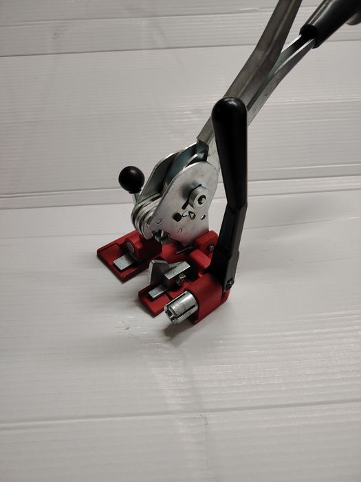 Cleste legat/ ambalat cu  banda PP 12 mm