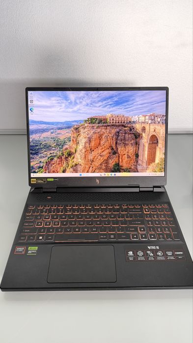 Acer Nitro 16 Gaming Laptop Ryzen 7 / 32GB RAM / RTX 8GB / 1TB SSD