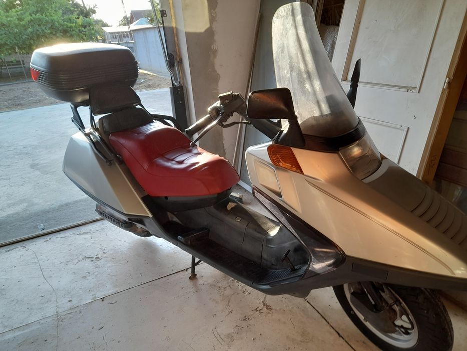Scuter Honda CN250 Spazio