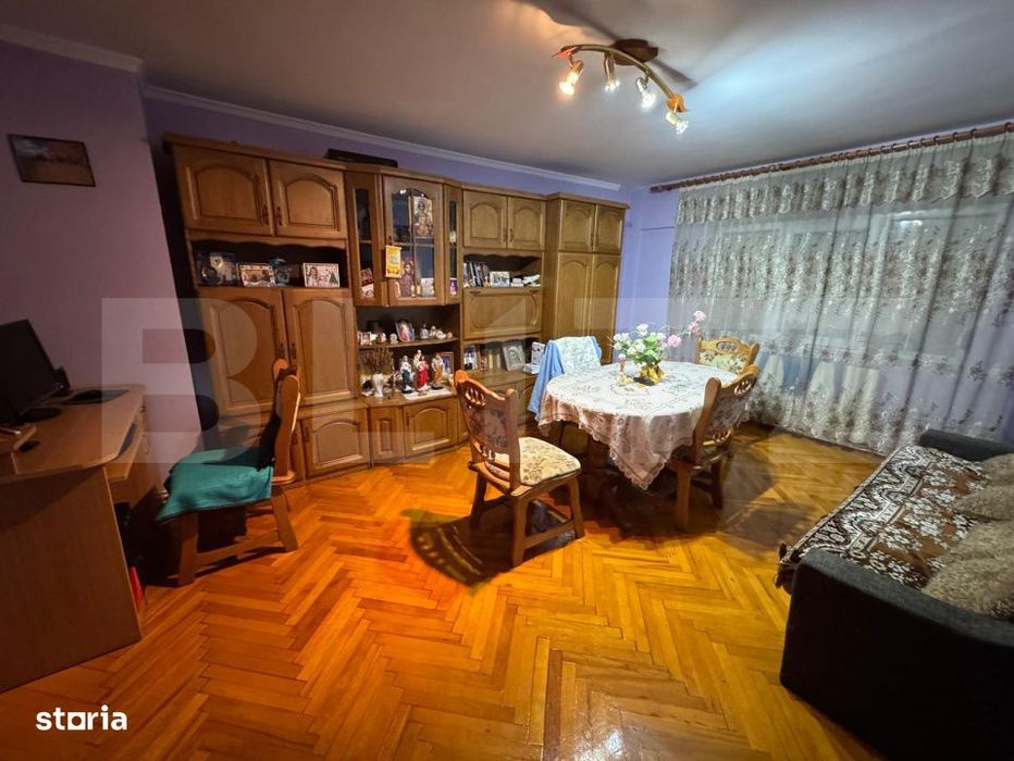 Apartament cu 3 camere de vanzare, 78 mp, zona Carpati 2