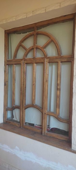 Окна  деревянные.  Дераза.