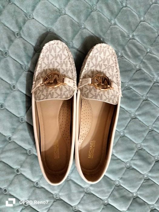 Продается обувь новая балетки