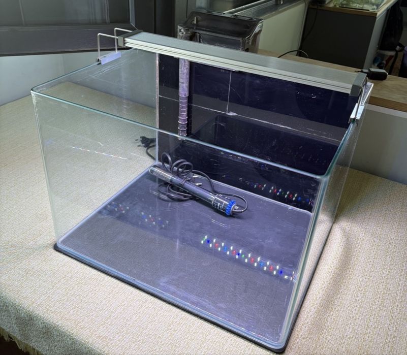 Acvariu Dennerle 55L, filtru Fluval, lampa led Twinstar B series