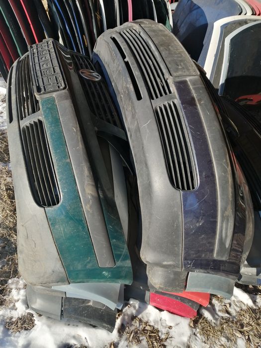 Продам передние бампера на пассат б5 и пассат б5+