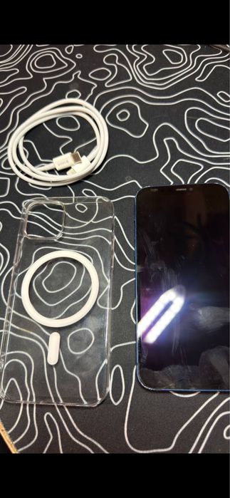 Продам или обменяю айфон 12