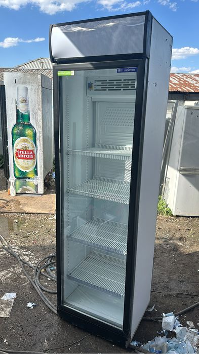 Продам витрины холодильники