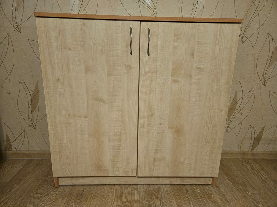 Продам тумбочку (камод)