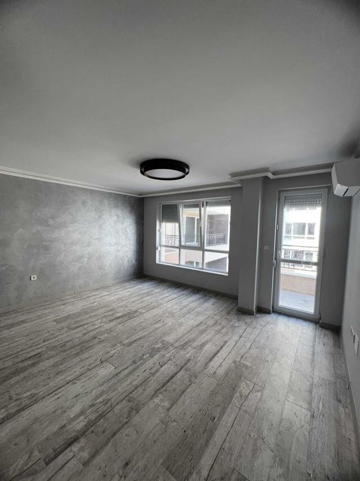 Продава се Едностаен апартамент в Пловдив, Южен - 56 кв.м за 752 €/кв.м - Снимка #2