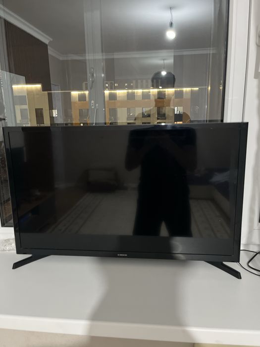 LED Телевизор Samsung UE32J4000AK