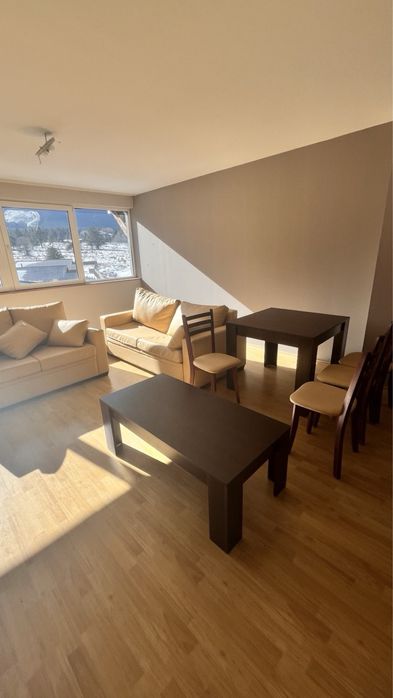 Кожен диван, столове и маси