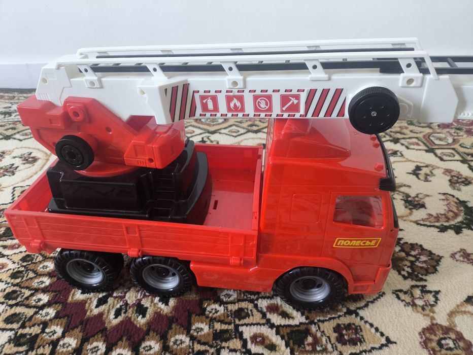 Продаю детскую спец машины