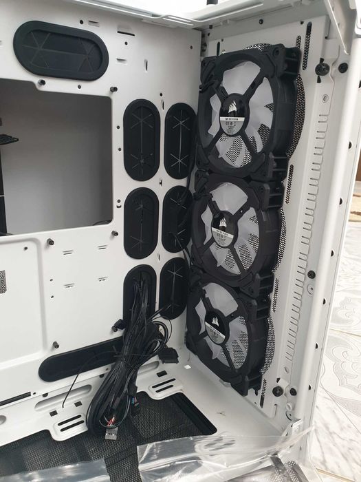 Carcasa  Corsair Crystal Series 680x RGB White