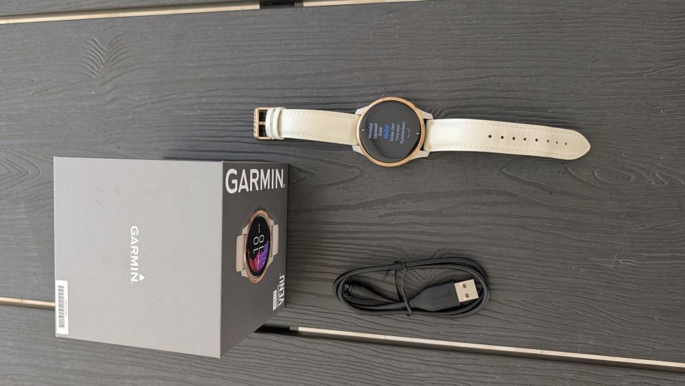 Garmin Venu AMOLED GPS – Light Sand/Rose Gold – Cutie + Încărcător