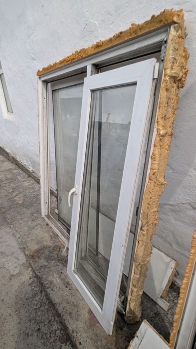 Продам пластиковые окна 2 шт.