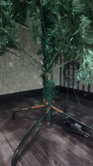 Продам ель 2,40 см