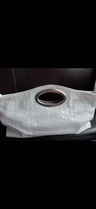 Луксозна елегантна бяла лачена чанта Уникат Стил и Красота