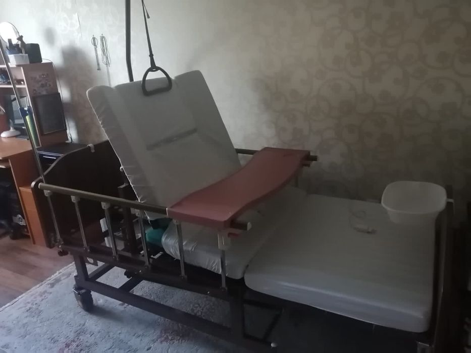 Продается кровать для лежачих больных