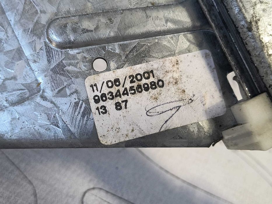 Macară Macara Geam Față Stânga Peugeot 307 2004 / 2001-2005 Cod OEM 9221K0 (5C2)
