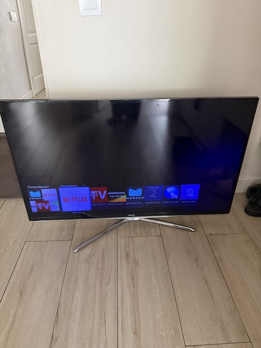 Телевизор Samsung  102 см