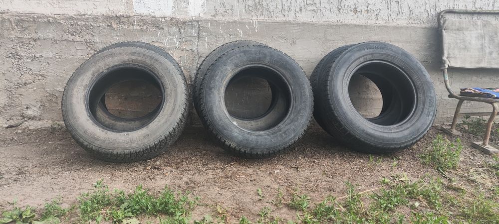 Продам шины для машин