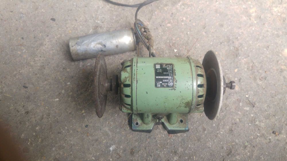 Машина за копиране на ключове, фрези и шмиргел