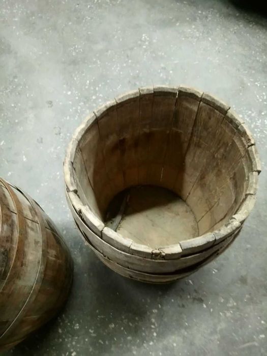 Деревянные бочки б.у. состояние рабочее, для солений и вина.