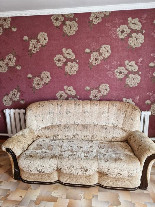 Продам уголок 3-2-1 (диваны+кресло)