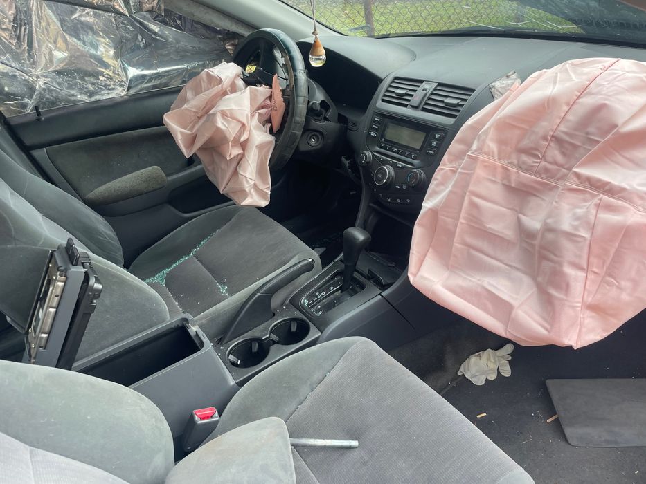 Автомобил на части