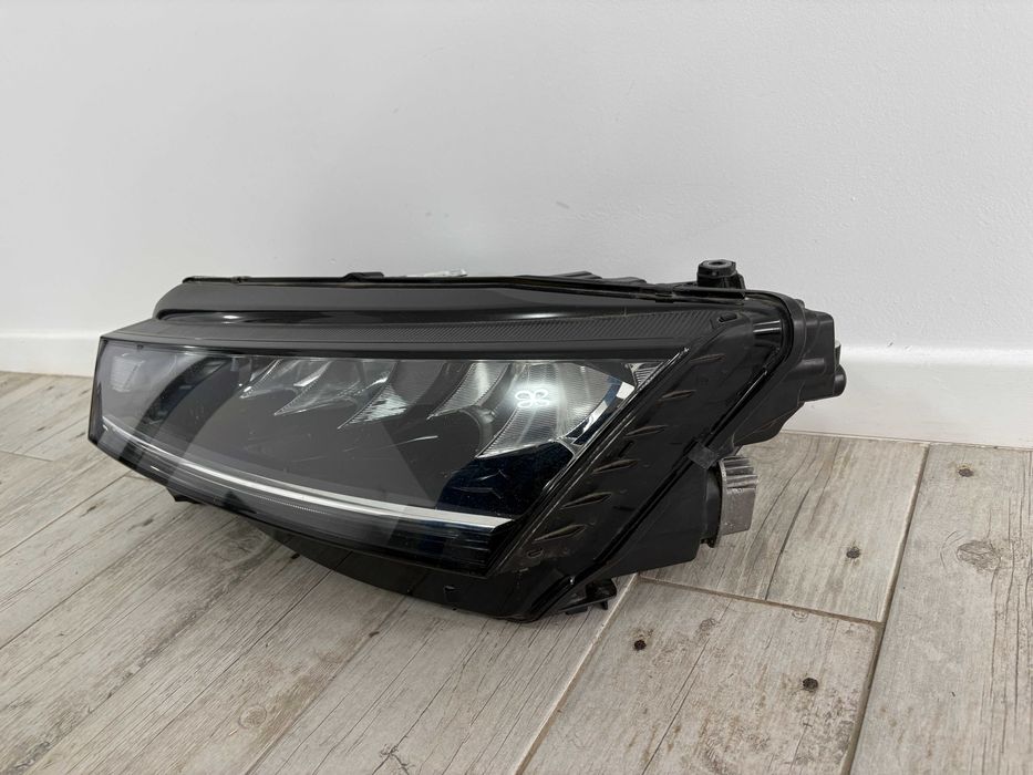Far stanga full led Skoda Octavia 4 dupa 2020 original cod 5E4941015