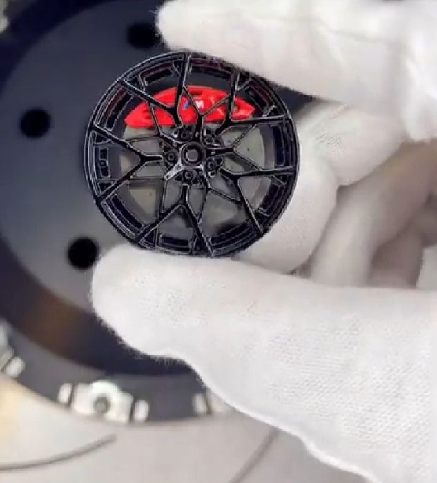 Erkaklar uchun diskali qoʻl soati