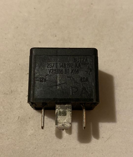 Releu v23136-b1-x66 / v23136b1x66 Ford Focus a 2-a generatie