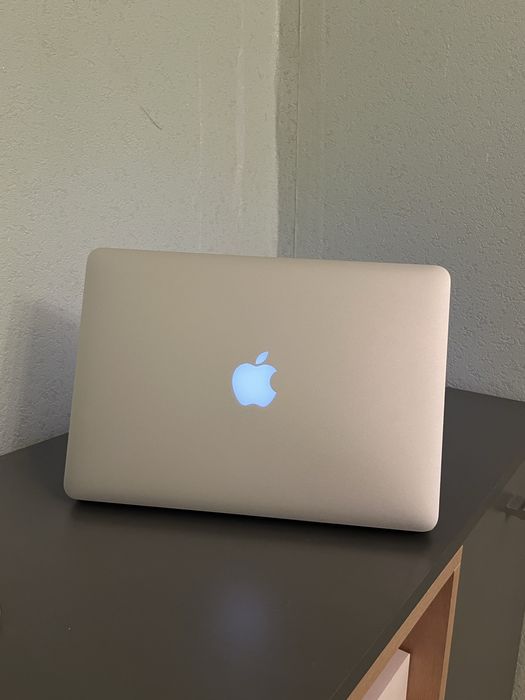 продам Macbook pro 13 2015