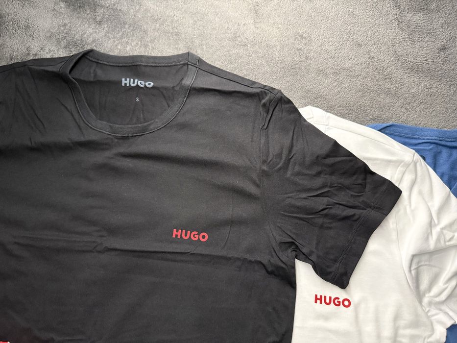 HUGO set 3 tricouri corp alb-negru-albastru marimea S noi originale
