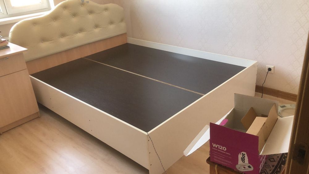 Продам кровать 200*160 без матраса