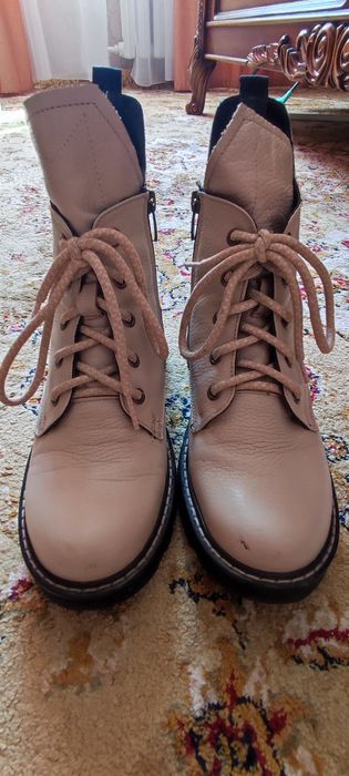 Женские кожаные ботинки