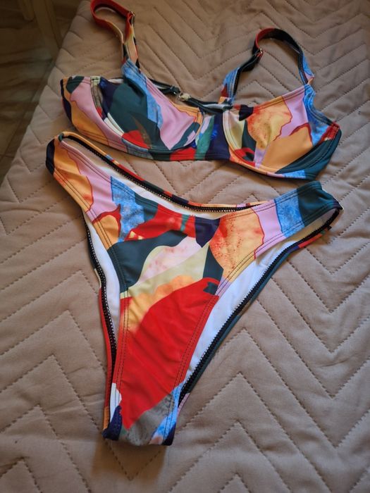 Продамам бански м размер