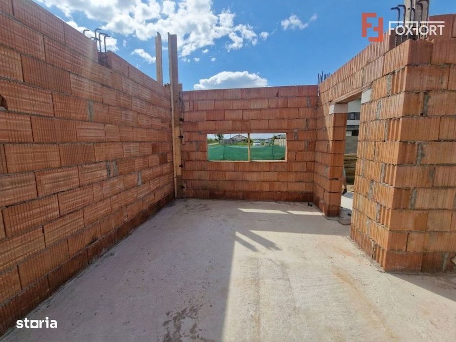 Duplex nou de vanzare cu 3 camere si teren de 300 mp - zona Bucovat