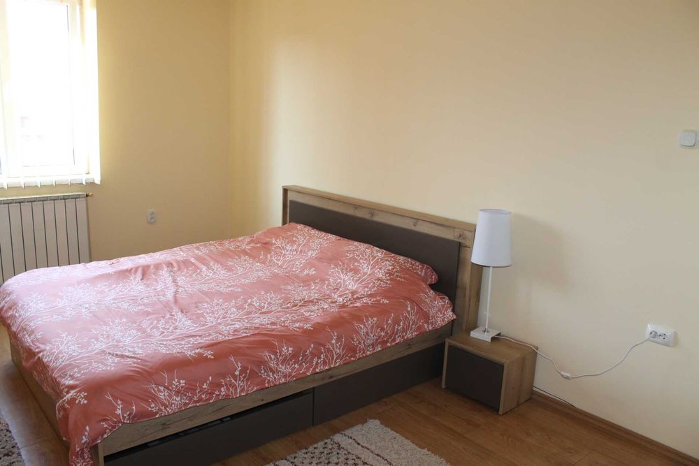 Inchiriez apartament 3 camere